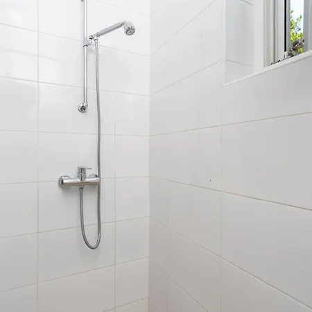 1 Bedroom Lovely In