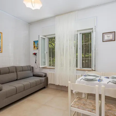 1 Bedroom Lovely In Apartman *